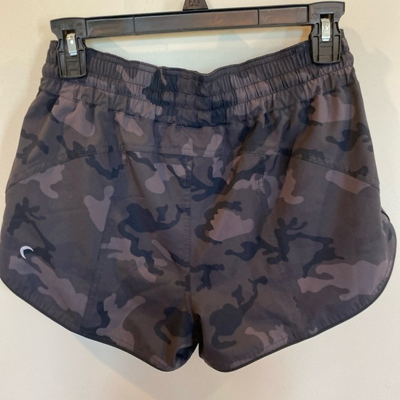 Zyia Active Reversible Flip It Running Shorts Forest Camo|Black Size Small - Picture 4 of 5